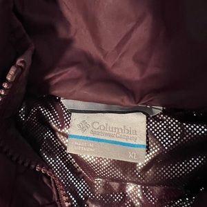 Worn 1 season, some discoloration noted in the pictures.